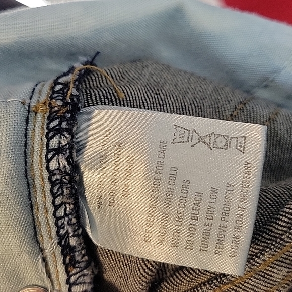 Arketype Distressed Jean Shorts - Picture 4 of 4